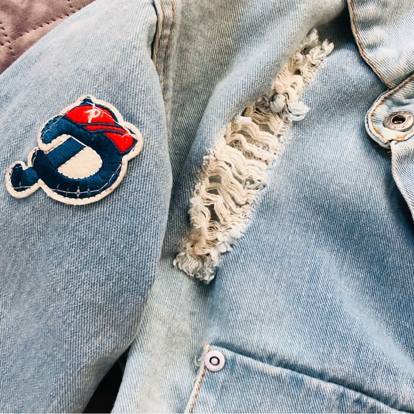 UNIQUE VINTAGE DECORATED DENIM SHACKET SIZE S/M - Picture 6 of 7